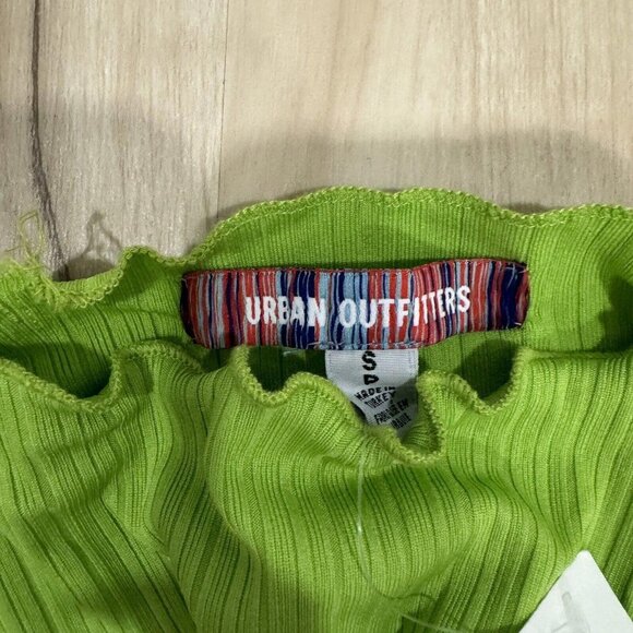 Women’s‎ Urban Outfitters Green Shirt Croptop Size Small - Picture 3 of 6